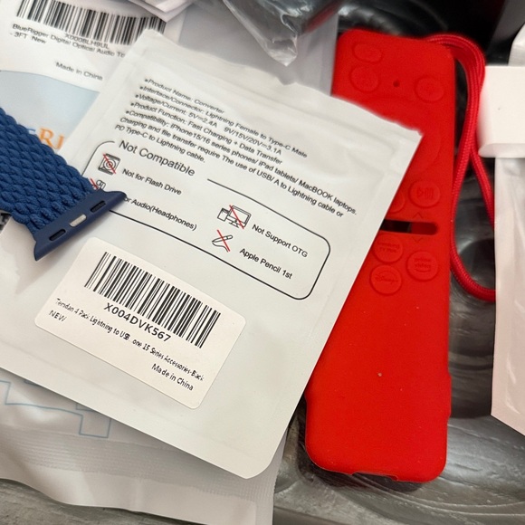 Tech Bundle Wireless Mouse Remote Watch Charger USB Flash Drive Accessories - Picture 3 of 10